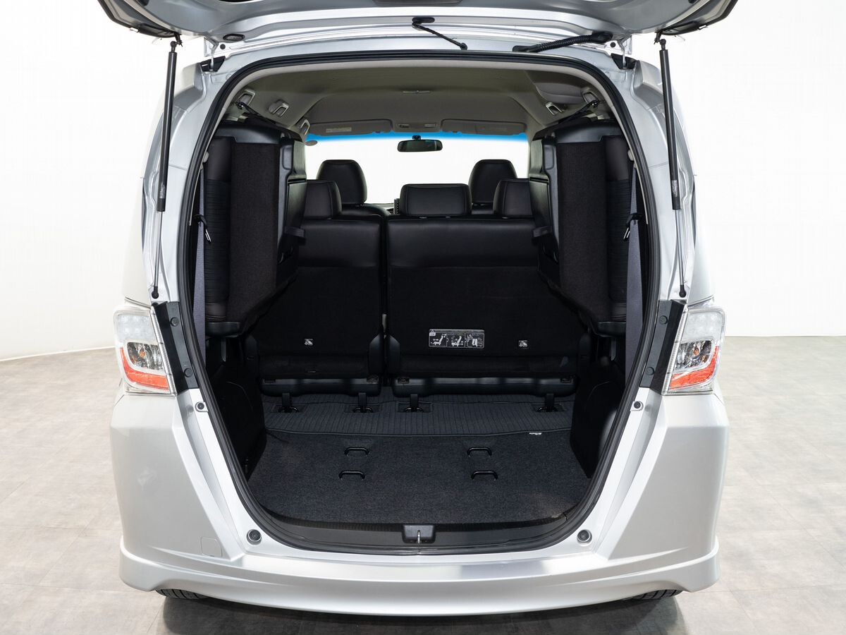 Honda Freed 2012 - фото автомобиля