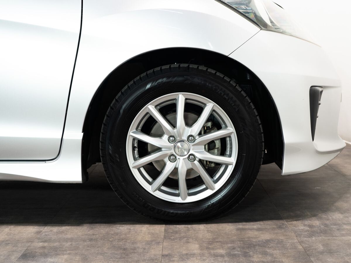 Honda Freed 2012 - фото автомобиля