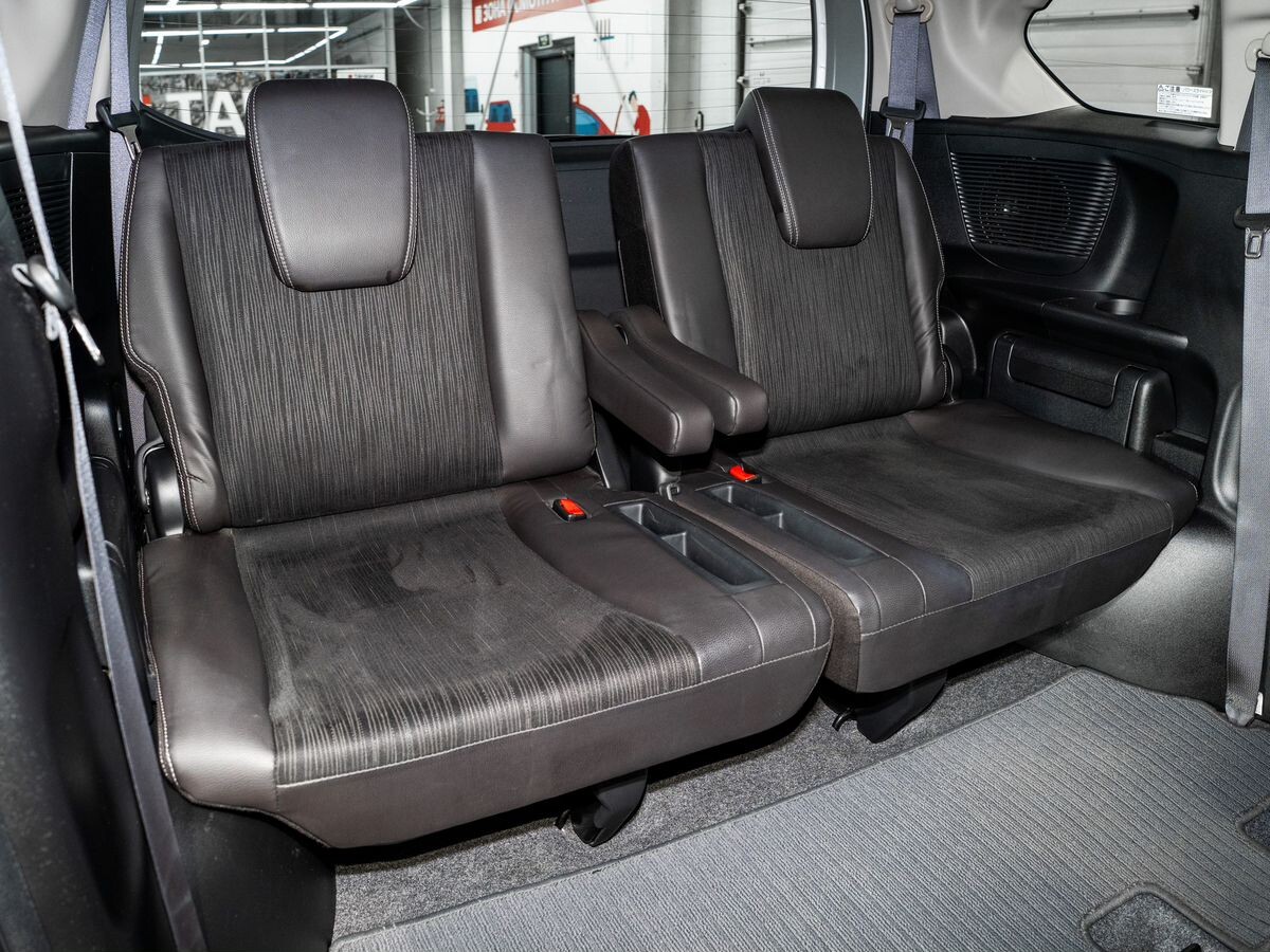 Honda Freed 2012 - фото автомобиля