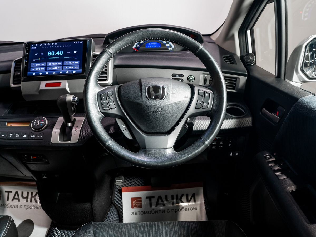 Honda Freed 2012 - фото автомобиля