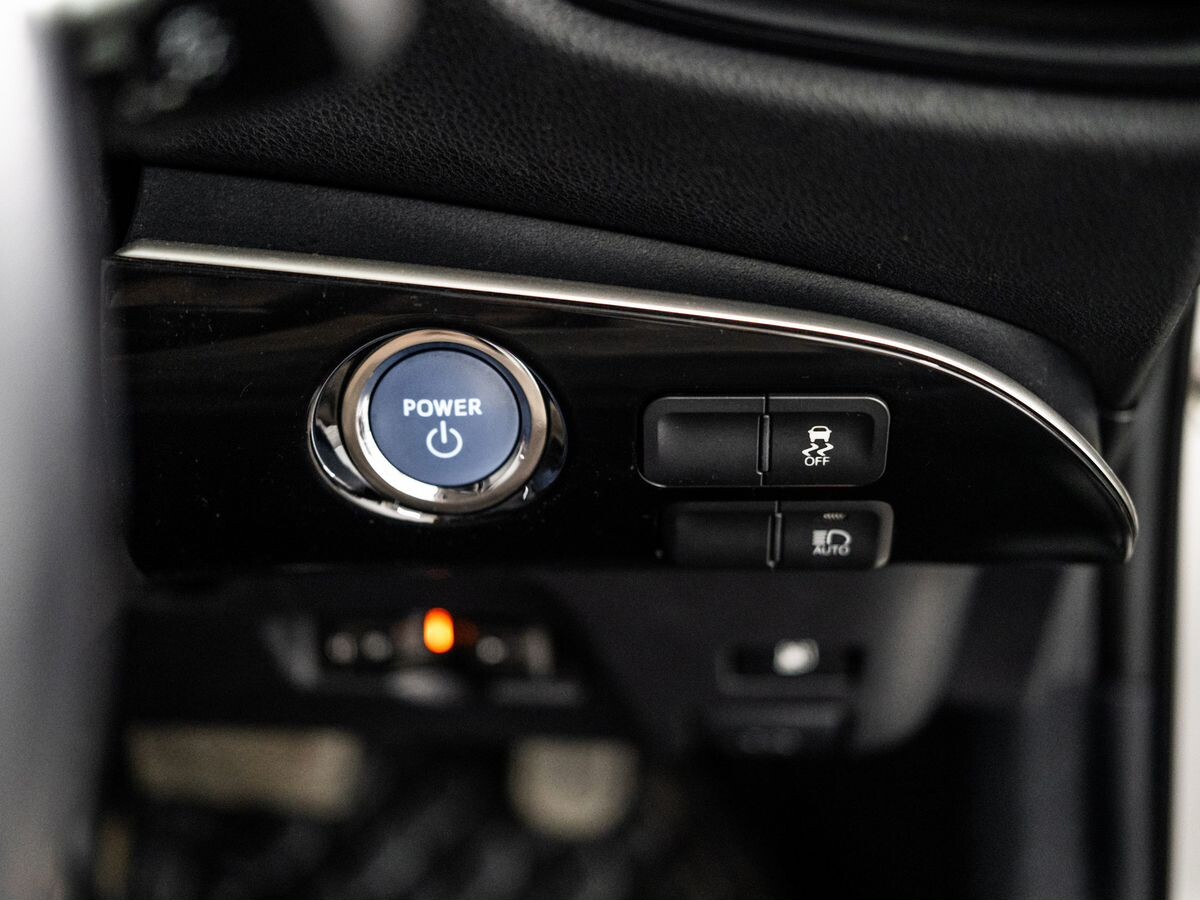 Toyota Prius 2016 - фото автомобиля