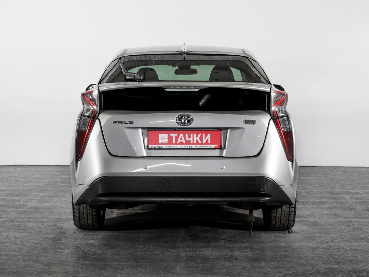 Toyota Prius 2016 - фото автомобиля