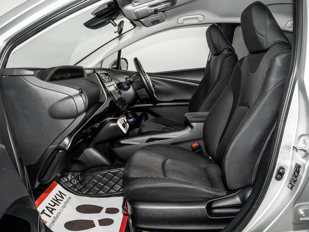 Toyota Prius 2016 - фото автомобиля