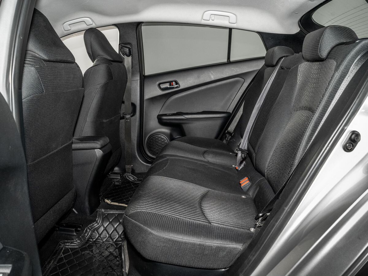 Toyota Prius 2016 - фото автомобиля