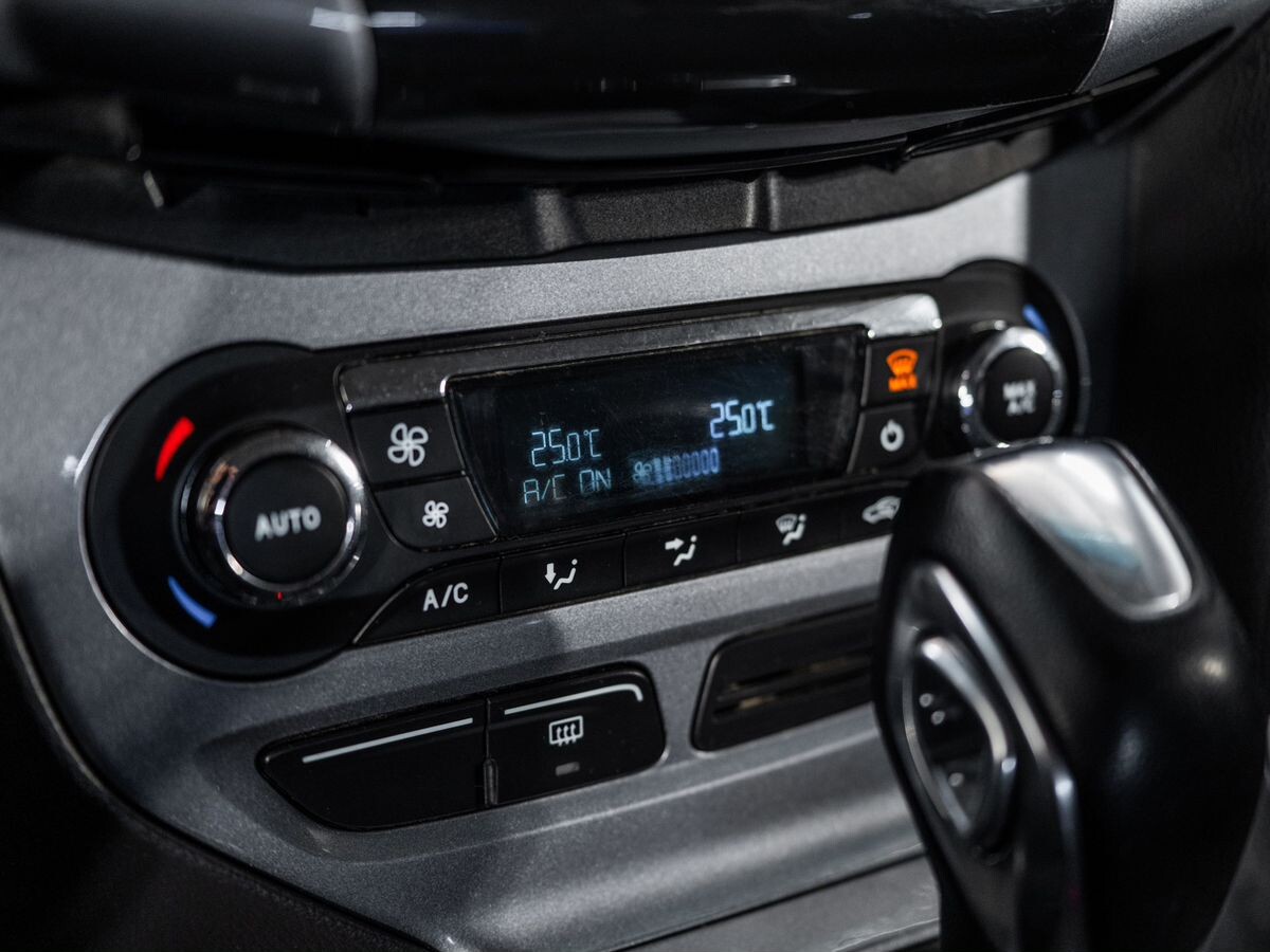 Ford Focus 2012 - фото автомобиля