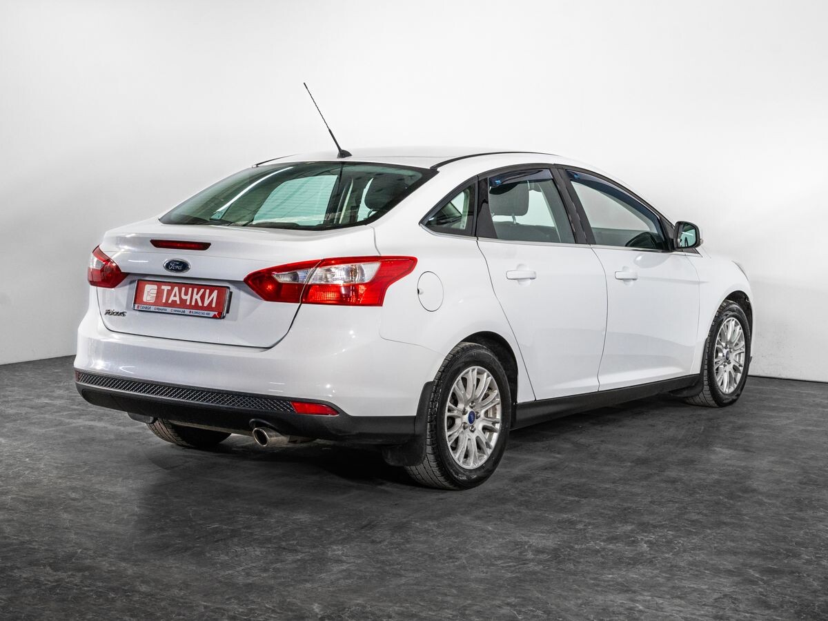 Ford Focus 2012 - фото автомобиля