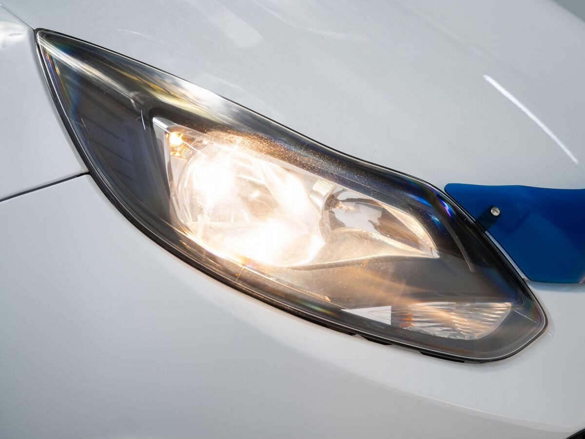 Ford Focus 2012 - фото автомобиля