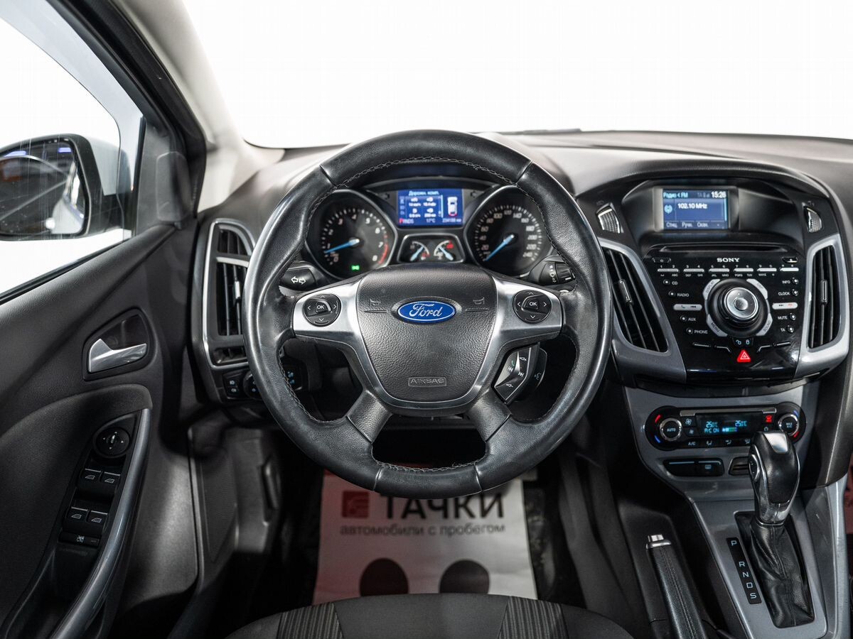 Ford Focus 2012 - фото автомобиля