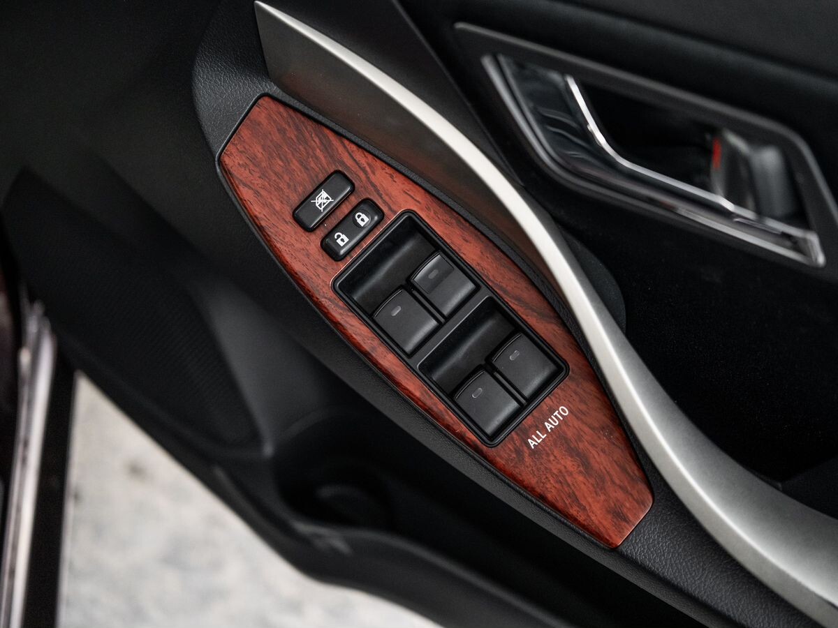 Toyota Premio 2011 - фото автомобиля