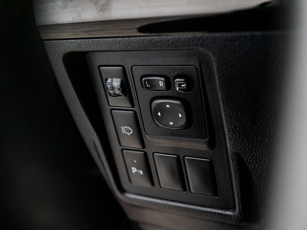 Toyota Land Cruiser Prado 2016 - фото автомобиля