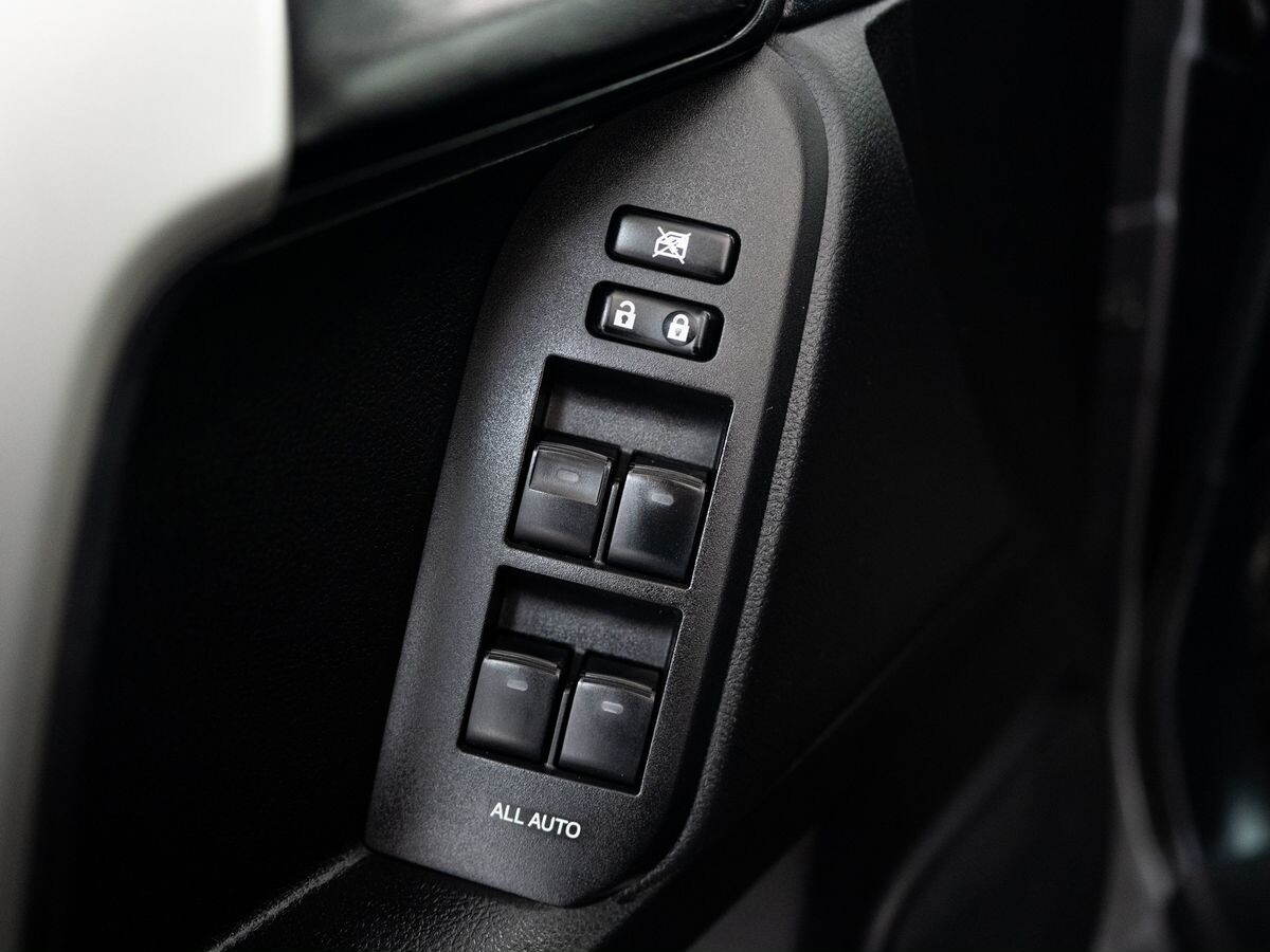 Toyota Land Cruiser Prado 2016 - фото автомобиля