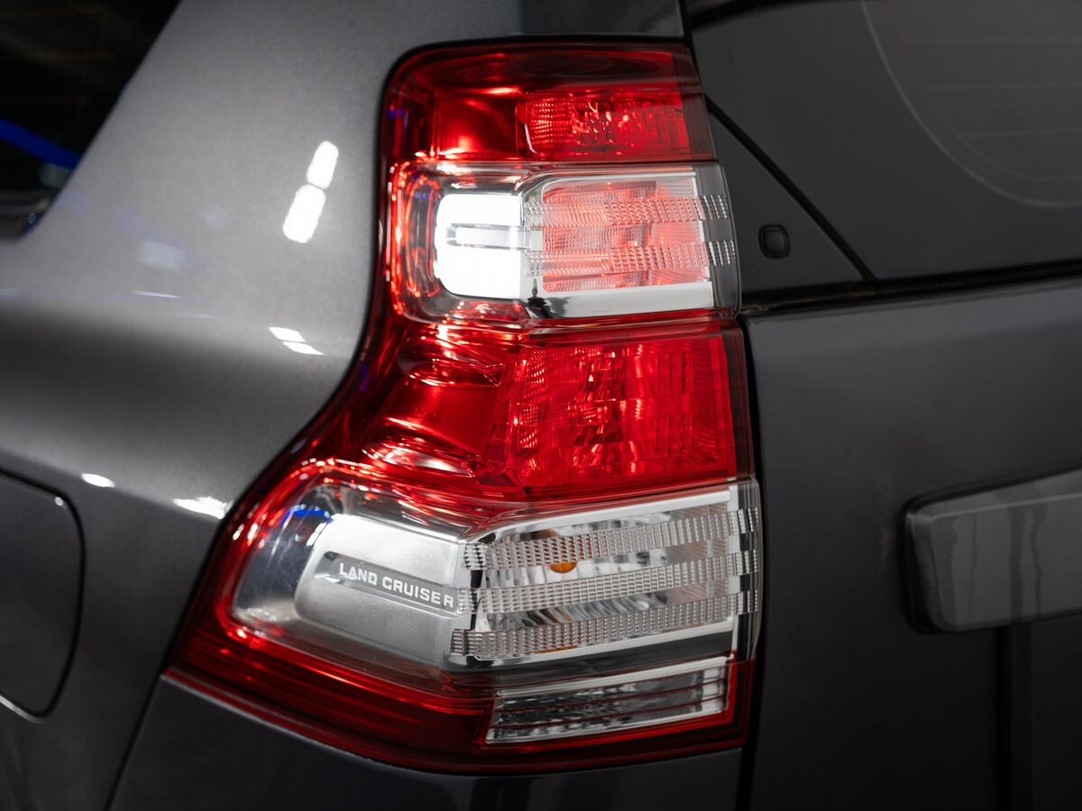 Toyota Land Cruiser Prado 2016 - фото автомобиля