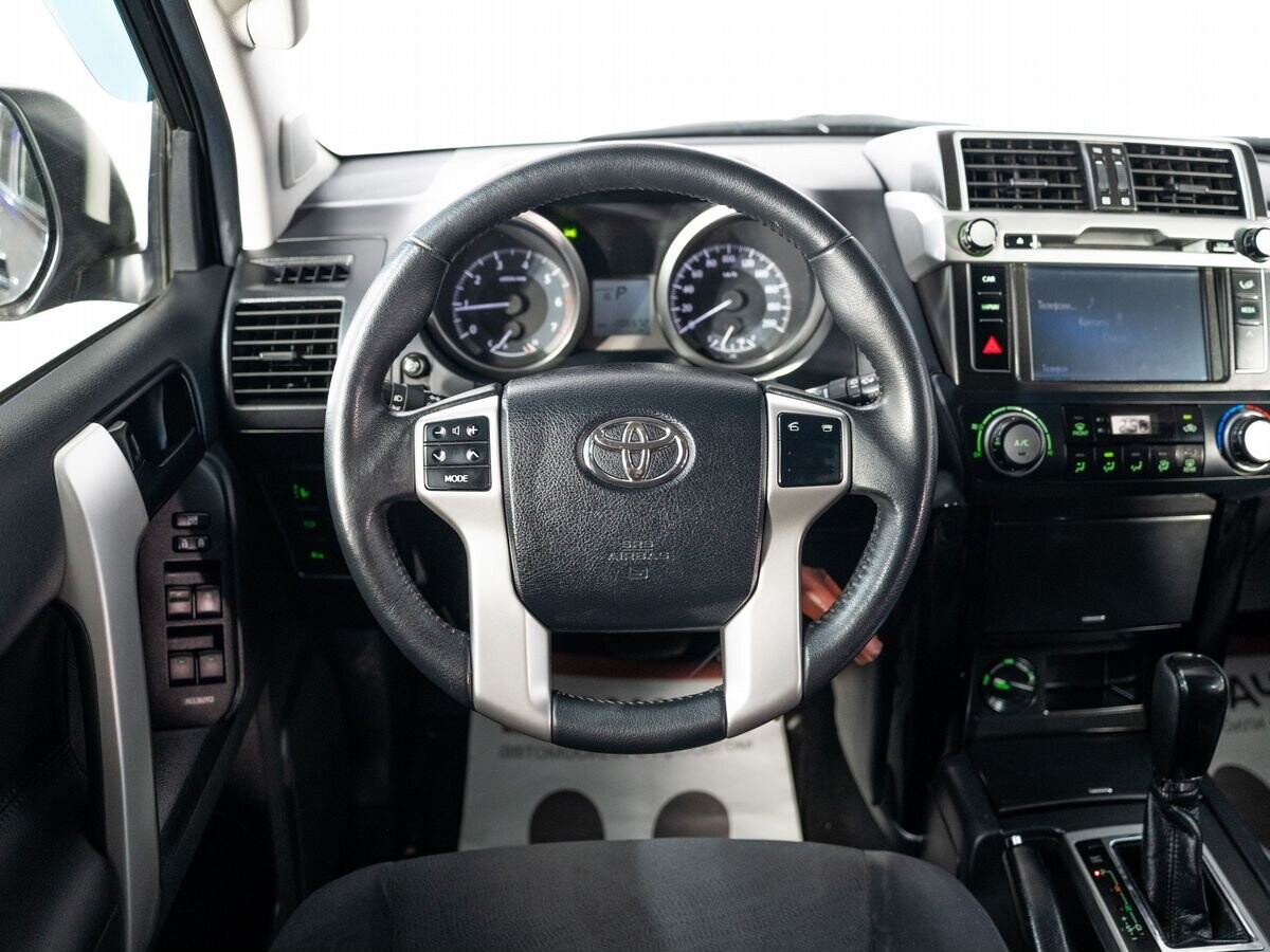 Toyota Land Cruiser Prado 2016 - фото автомобиля
