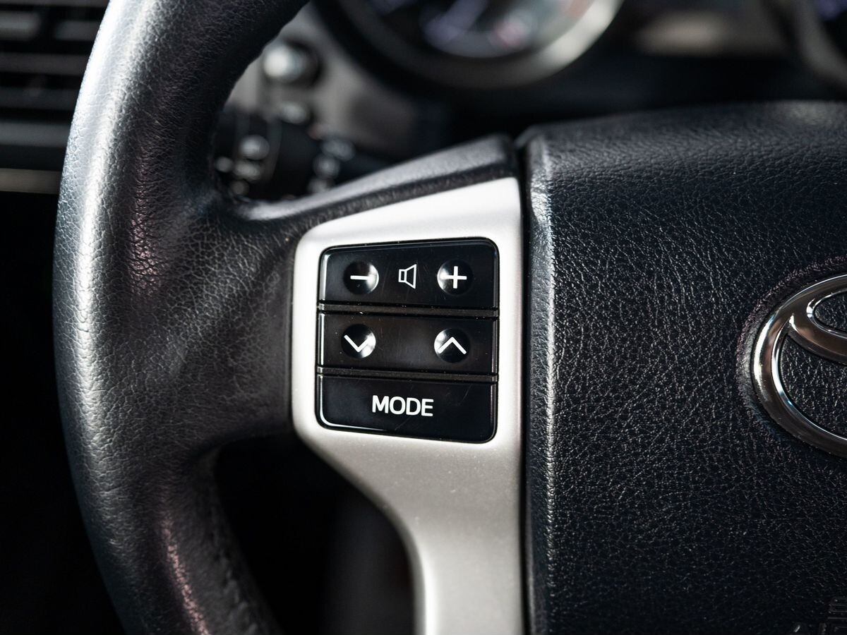 Toyota Land Cruiser Prado 2016 - фото автомобиля