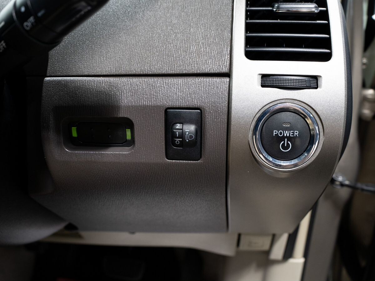 Toyota Prius 2008 - фото автомобиля