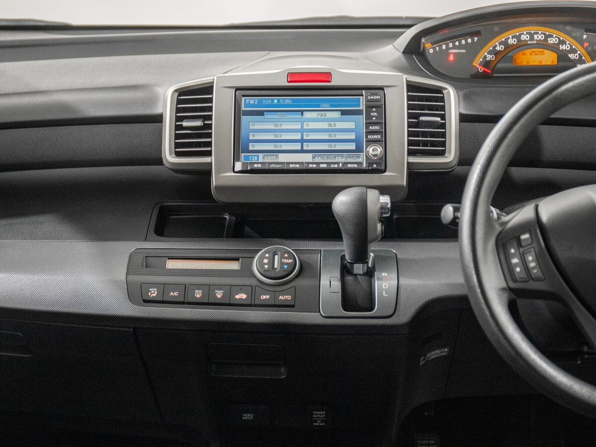 Honda Freed 2009 - фото автомобиля