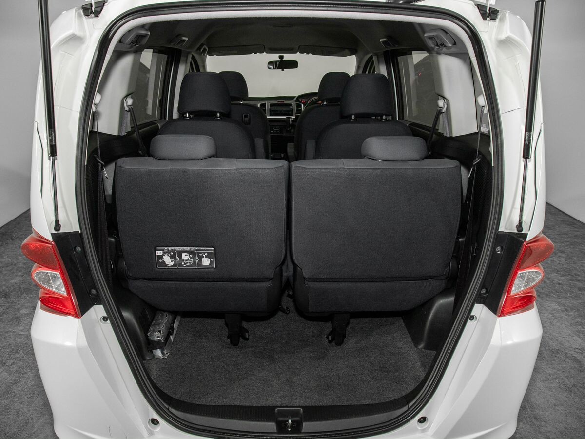 Honda Freed 2009 - фото автомобиля