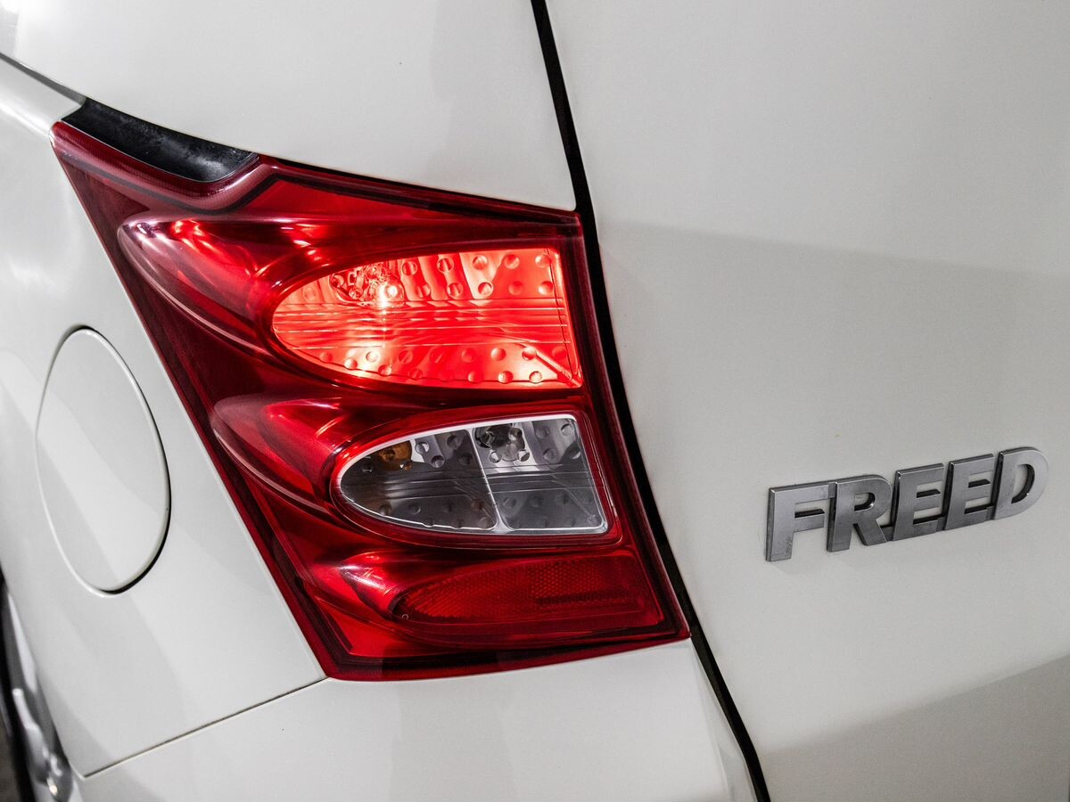 Honda Freed 2009 - фото автомобиля