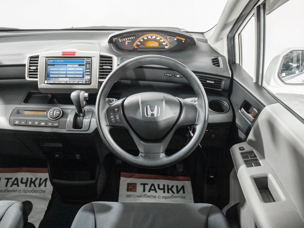 Honda Freed 2009 - фото автомобиля