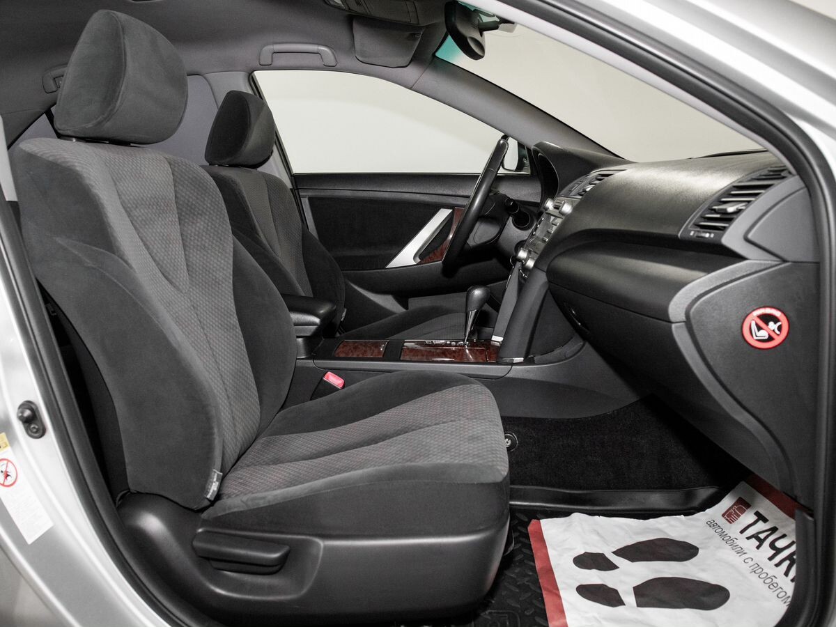 Toyota Camry 2008 - фото автомобиля