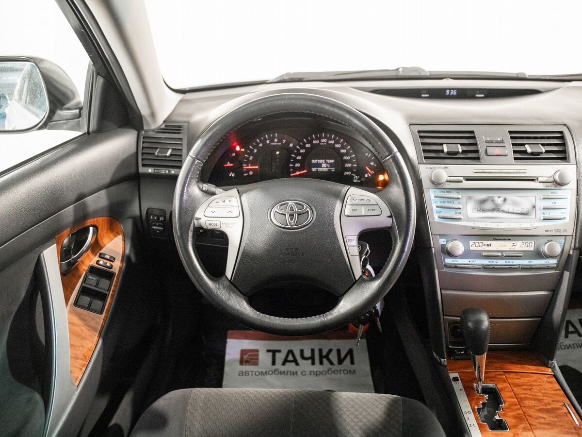 Toyota Camry 2008 - фото автомобиля