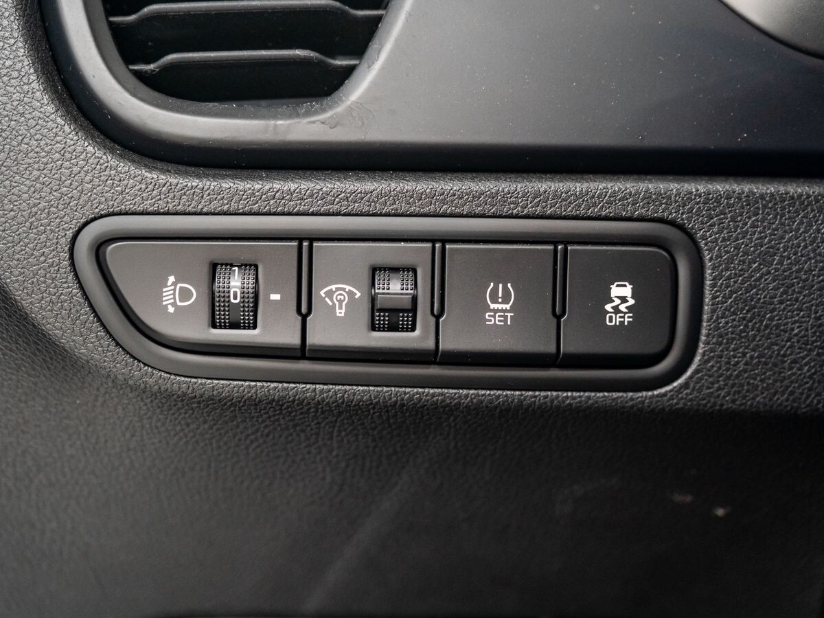 Kia Rio 2020 - фото автомобиля