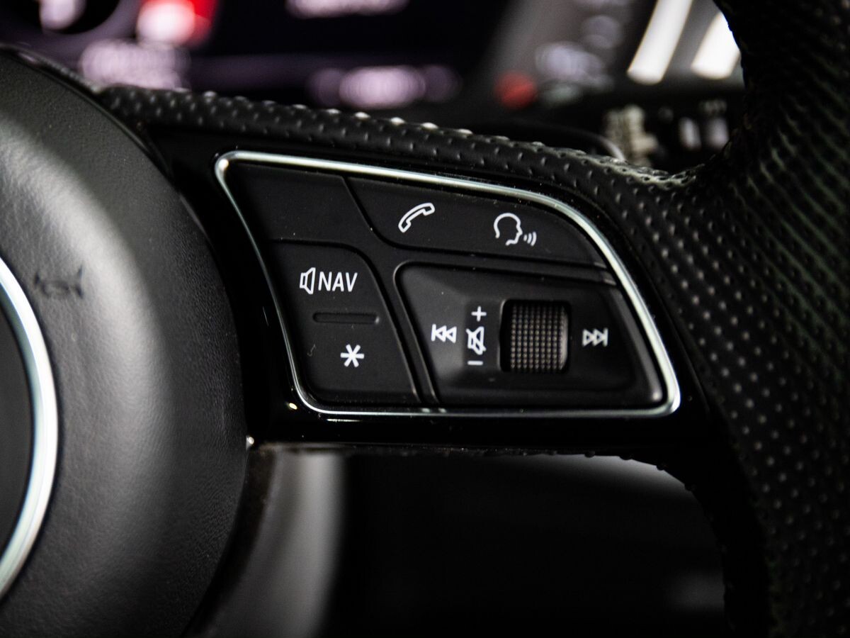 Audi A4 2018 - фото автомобиля