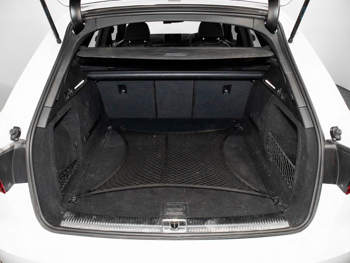 Audi A4 2018 - фото автомобиля