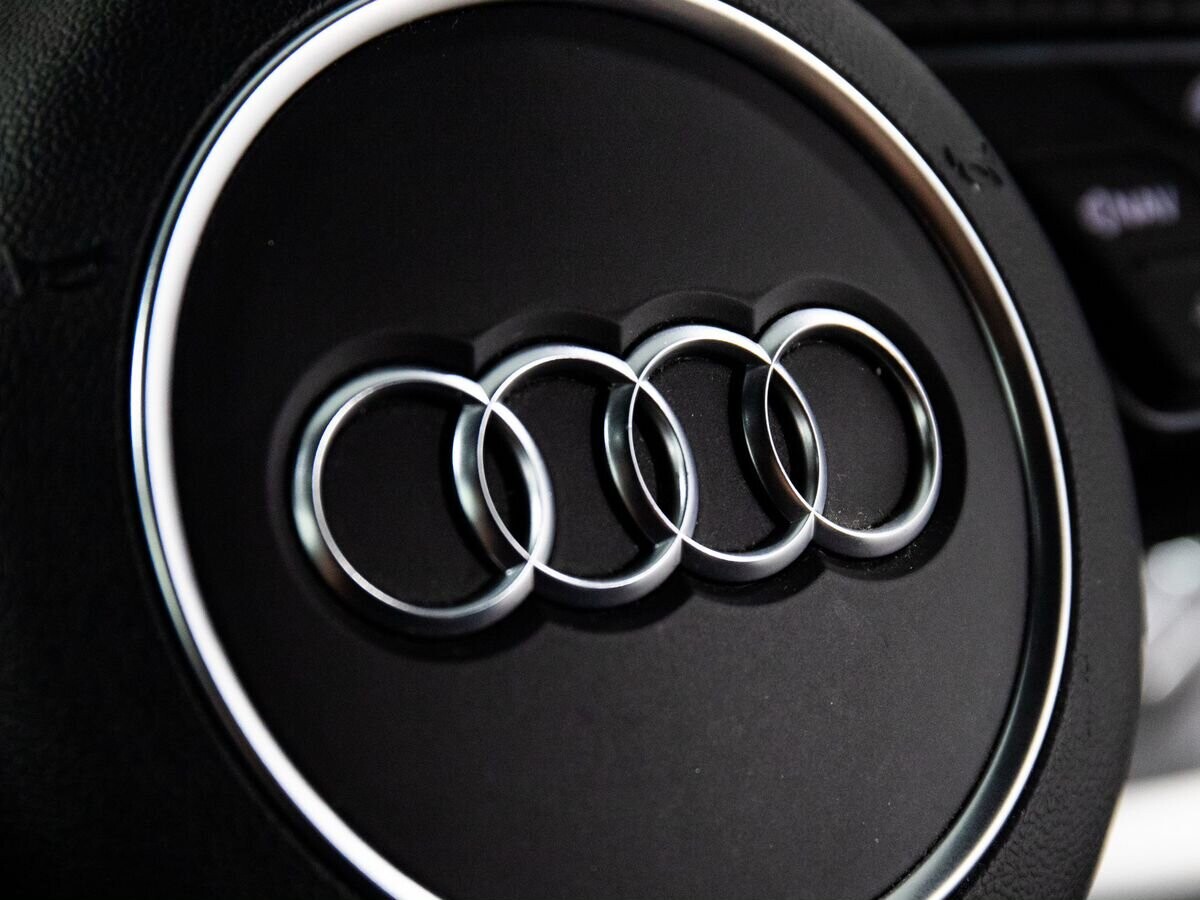 Audi A4 2018 - фото автомобиля