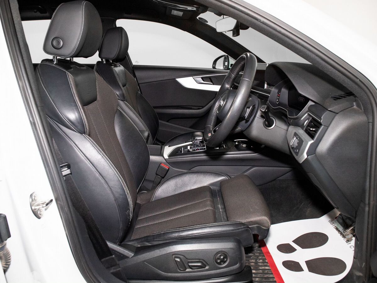 Audi A4 2018 - фото автомобиля