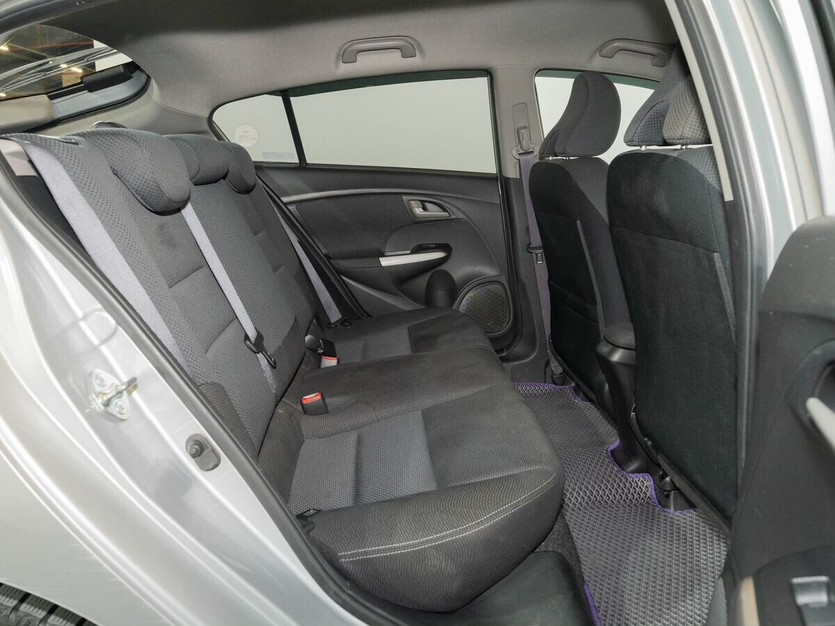 Honda Insight 2010 - фото автомобиля