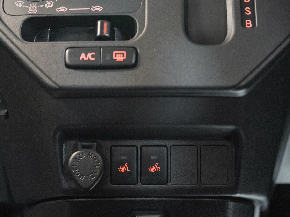 Toyota Roomy 2017 - фото автомобиля