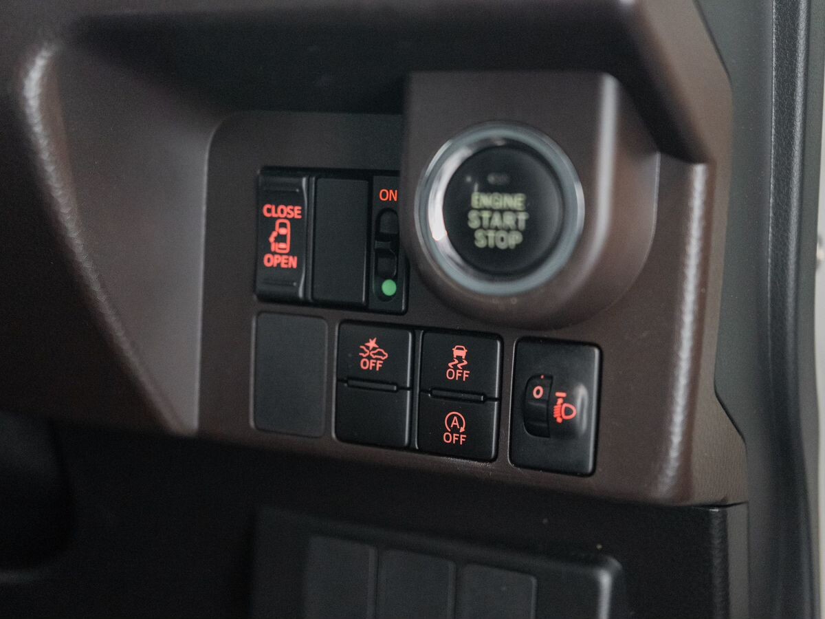 Toyota Roomy 2017 - фото автомобиля