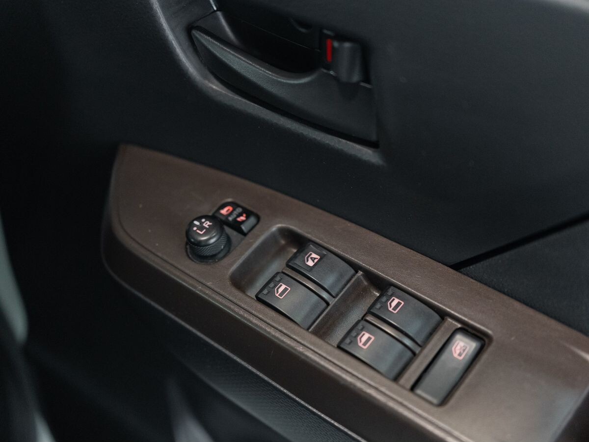 Toyota Roomy 2017 - фото автомобиля