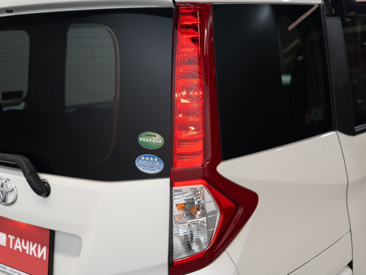 Toyota Roomy 2017 - фото автомобиля