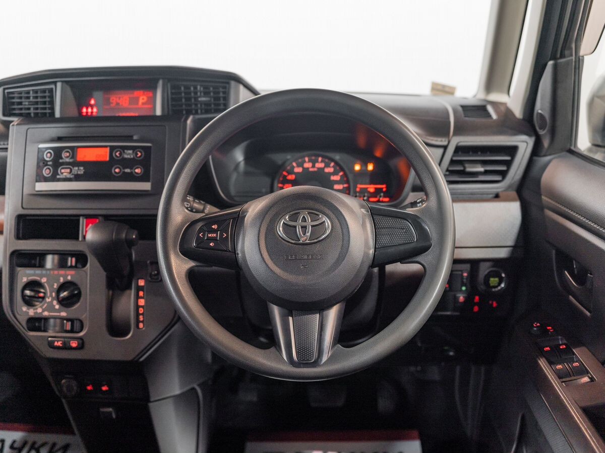 Toyota Roomy 2017 - фото автомобиля