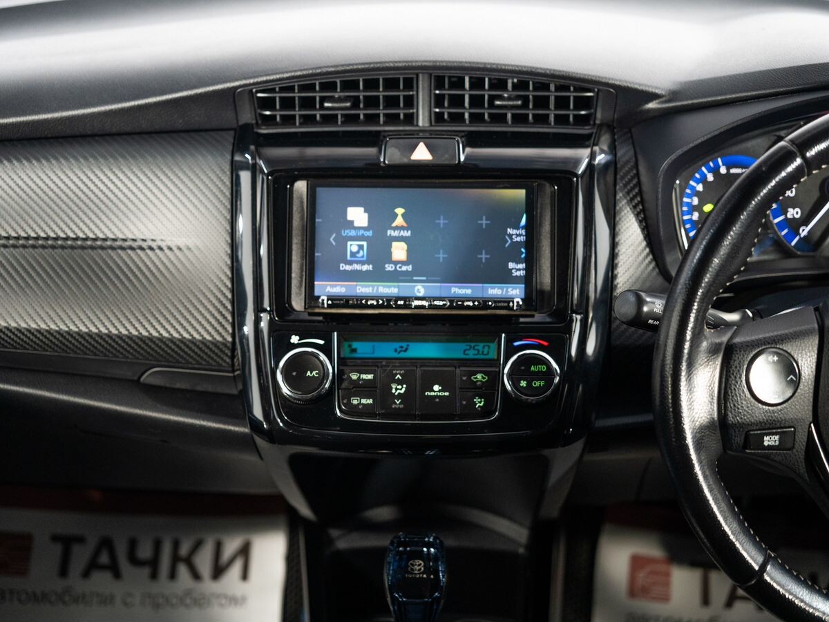 Toyota Corolla 2017 - фото автомобиля