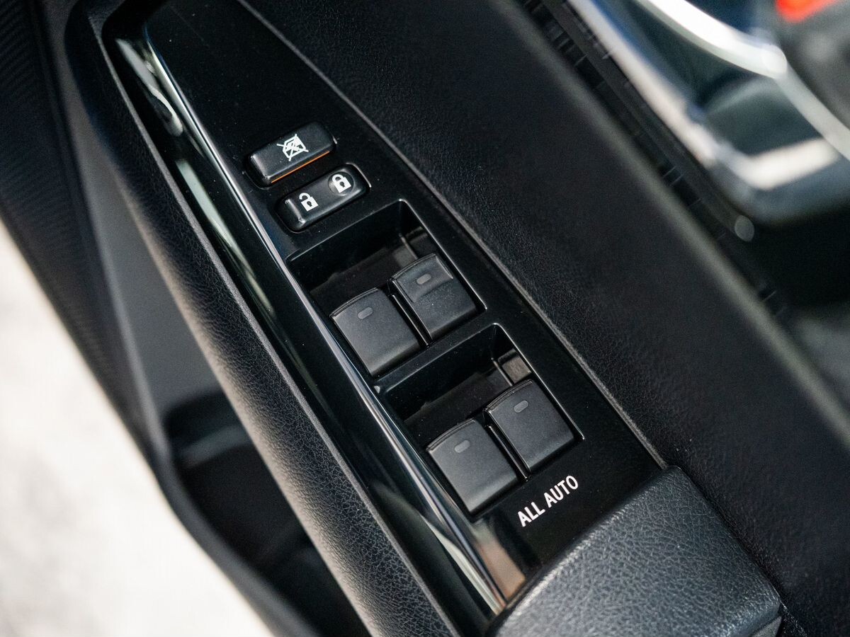 Toyota Corolla 2017 - фото автомобиля