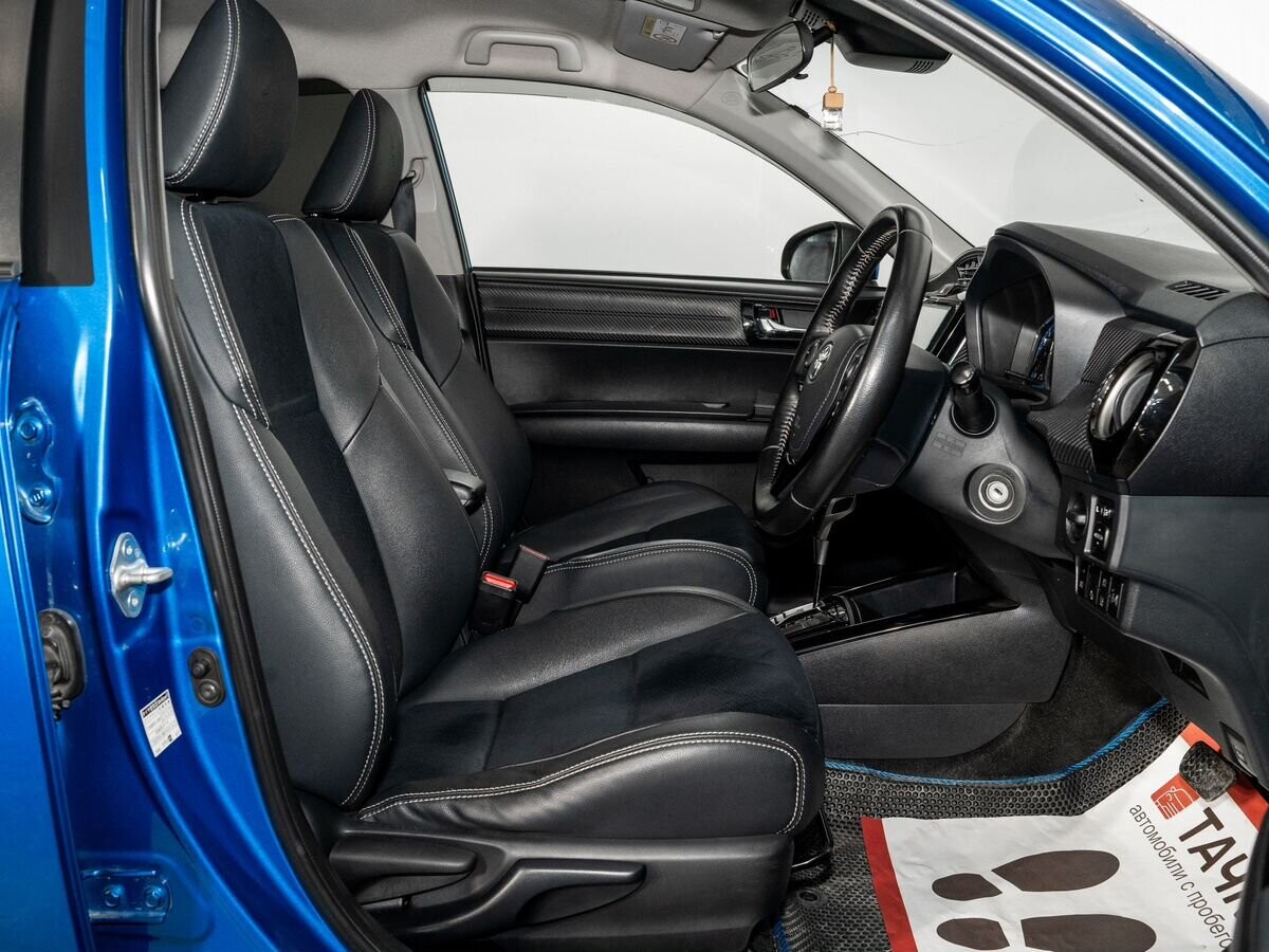 Toyota Corolla 2017 - фото автомобиля