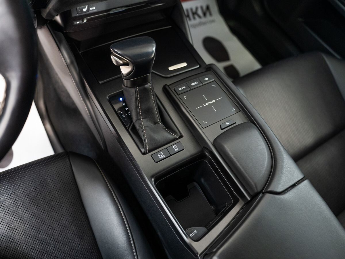 Lexus ES 2020 - фото автомобиля