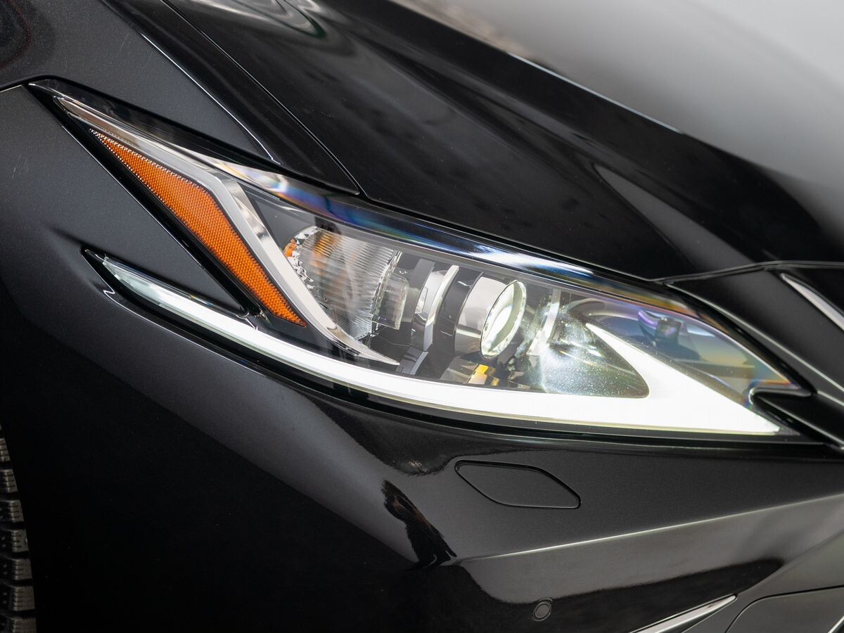 Lexus ES 2020 - фото автомобиля