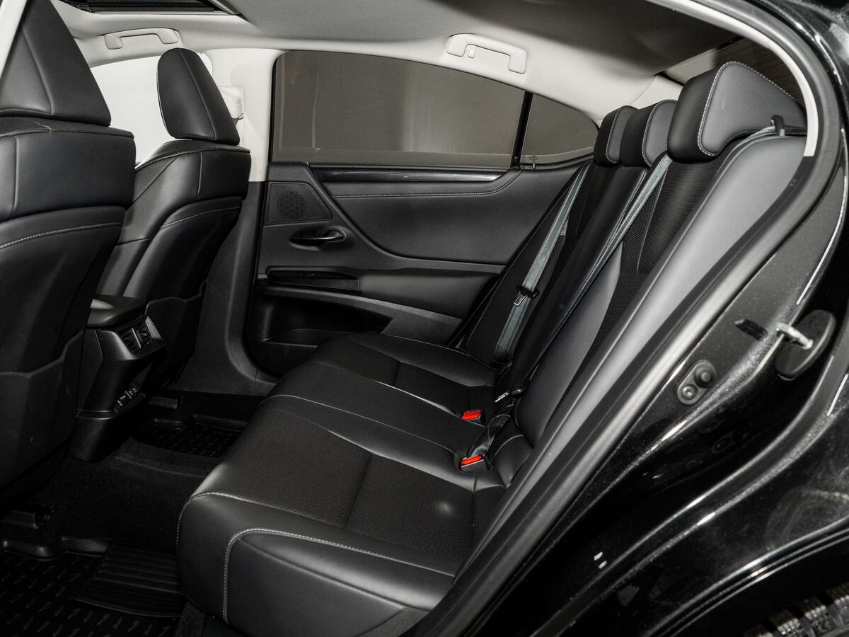 Lexus ES 2020 - фото автомобиля