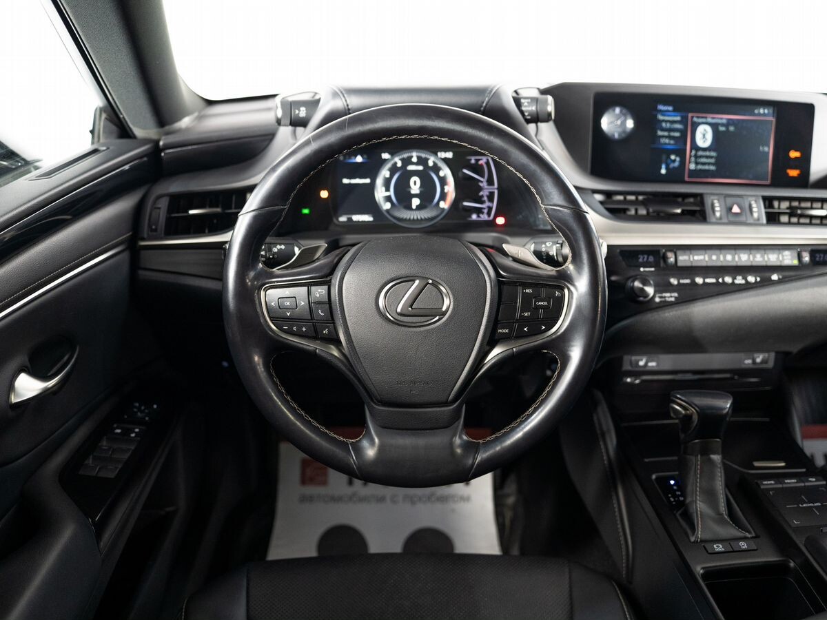 Lexus ES 2020 - фото автомобиля