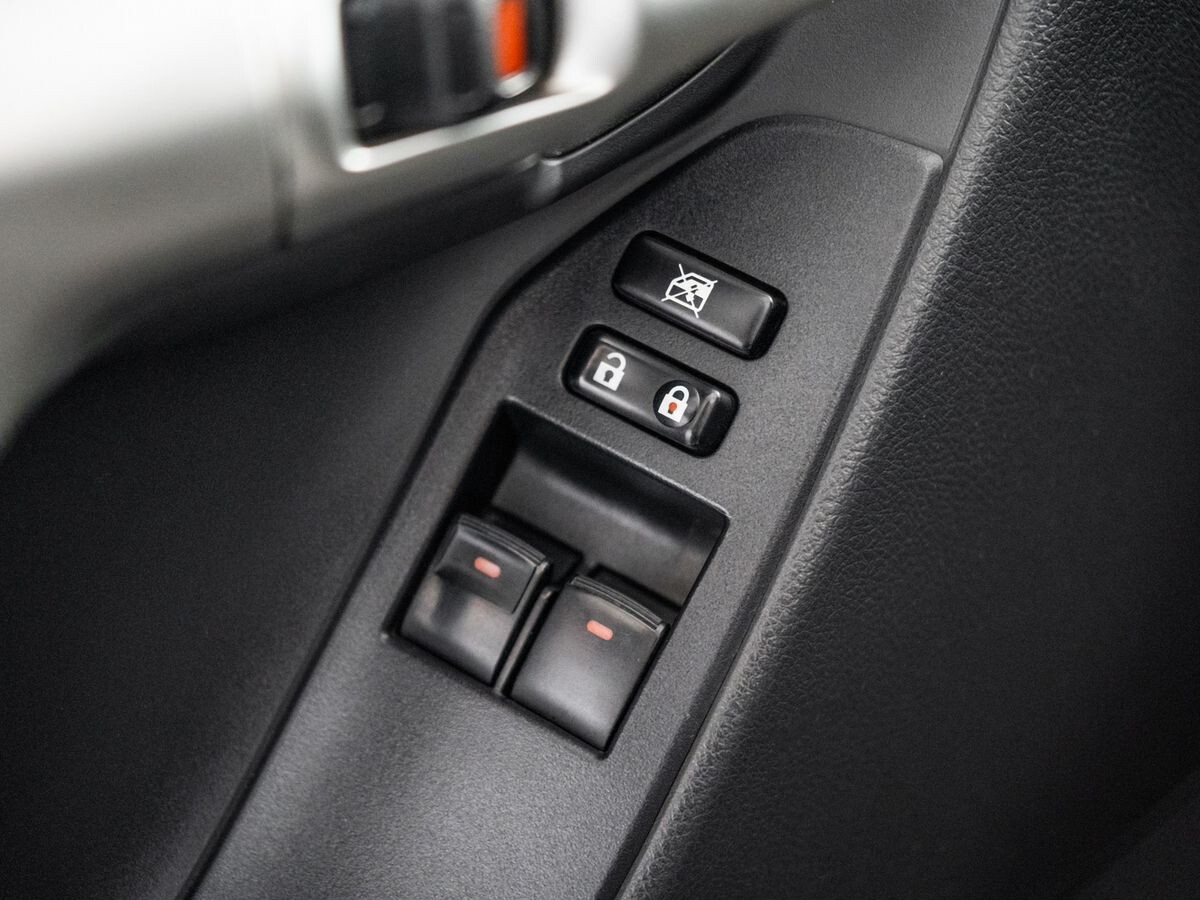 Toyota Verso 2011 - фото автомобиля