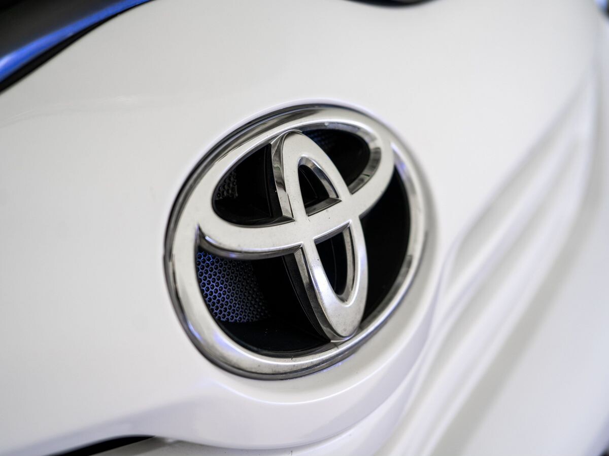 Toyota Verso 2011 - фото автомобиля