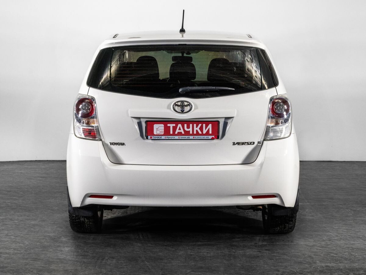 Toyota Verso 2011 - фото автомобиля