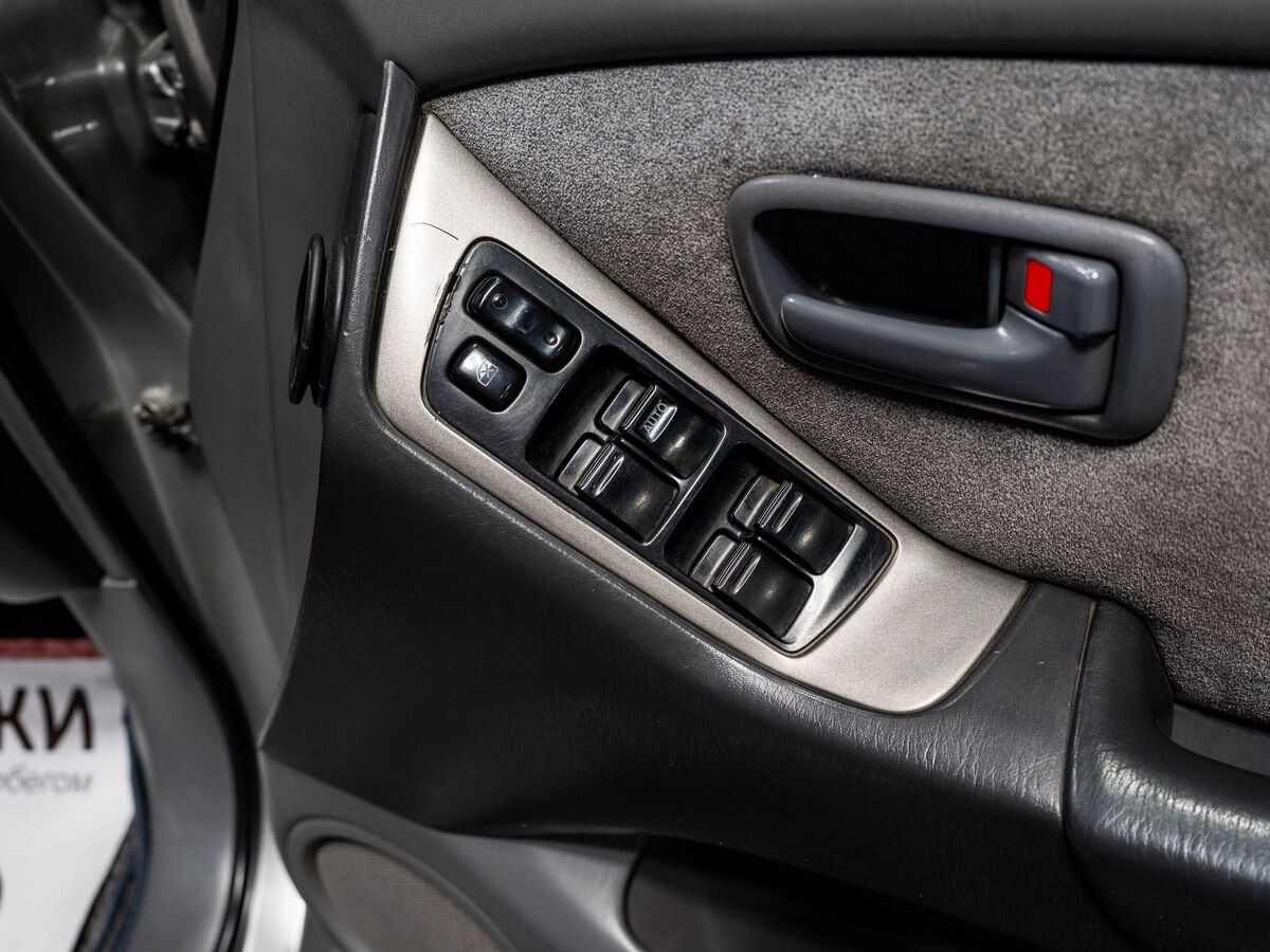 Toyota Harrier 2000 - фото автомобиля