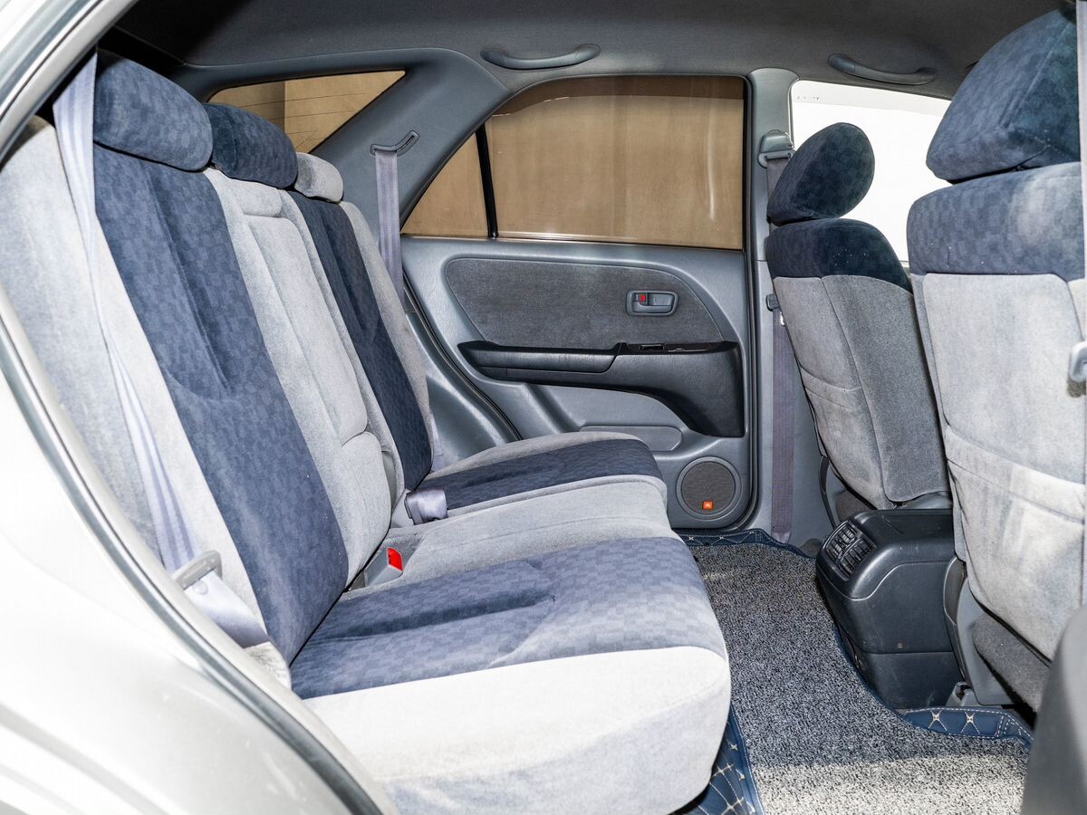 Toyota Harrier 2000 - фото автомобиля