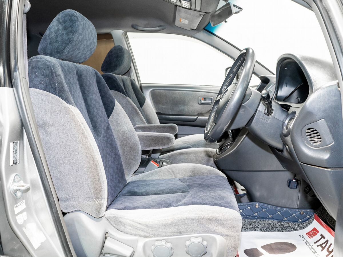 Toyota Harrier 2000 - фото автомобиля