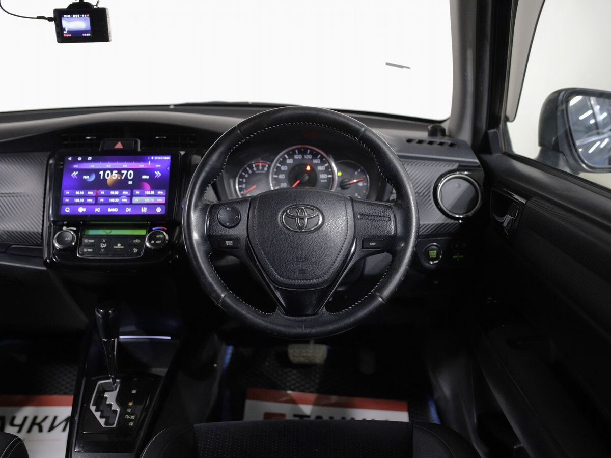 Toyota Corolla 2013 - фото автомобиля